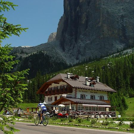Rifugio Monti Pallidi Canazei Exteriör bild