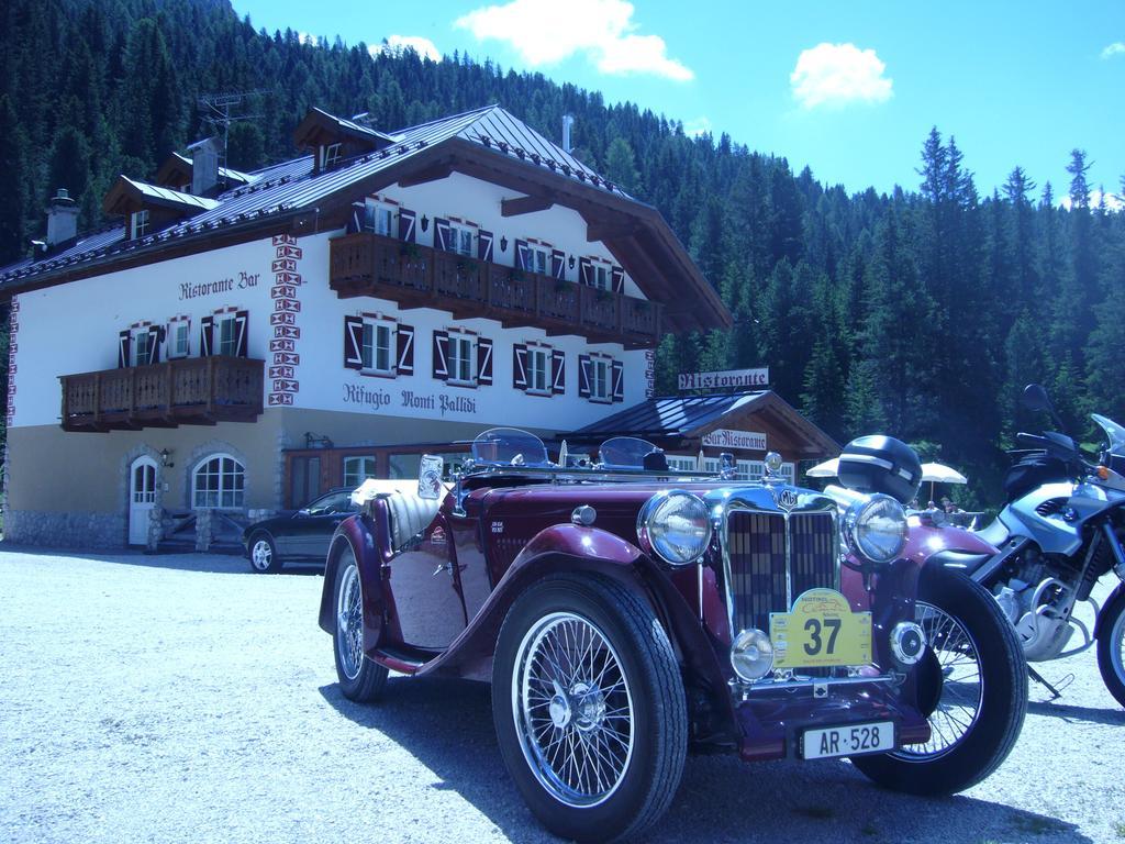 Rifugio Monti Pallidi Canazei Exteriör bild