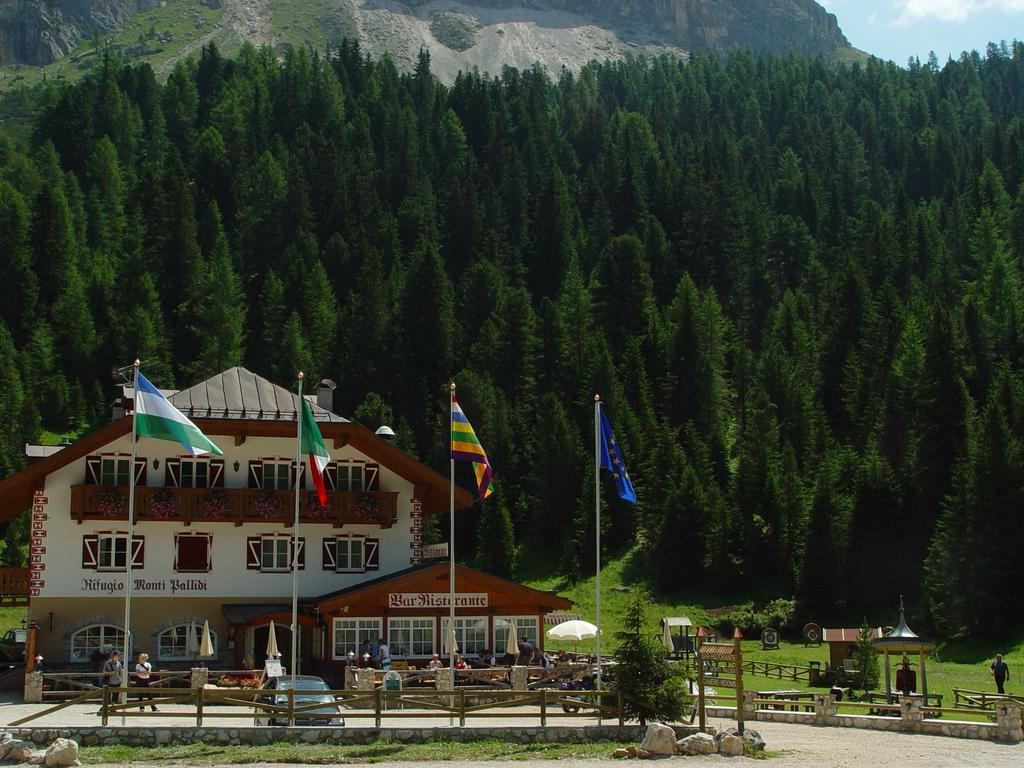 Rifugio Monti Pallidi Canazei Exteriör bild