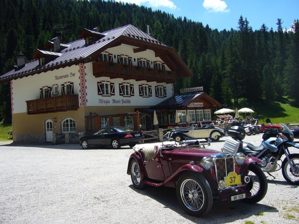 Rifugio Monti Pallidi Canazei Exteriör bild